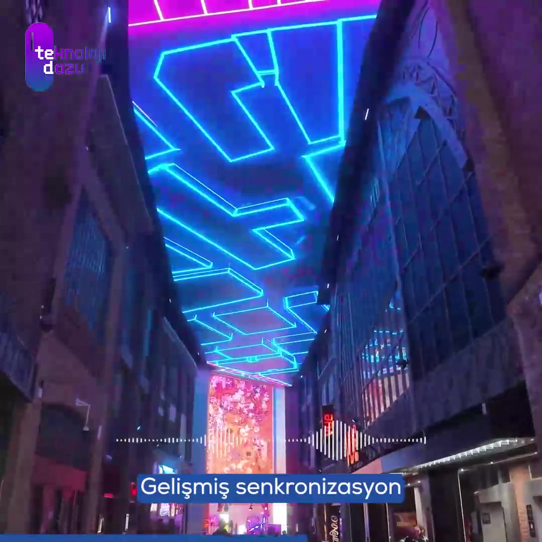 Avrupa'nın En Büyük LED Tavanı: Printworks Digital Ceiling