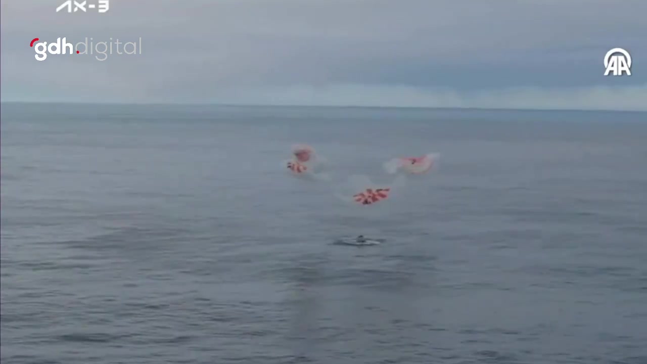 Ax-3 ekibi, Türk astronot Alper Gezeravcı ile dünyaya indi