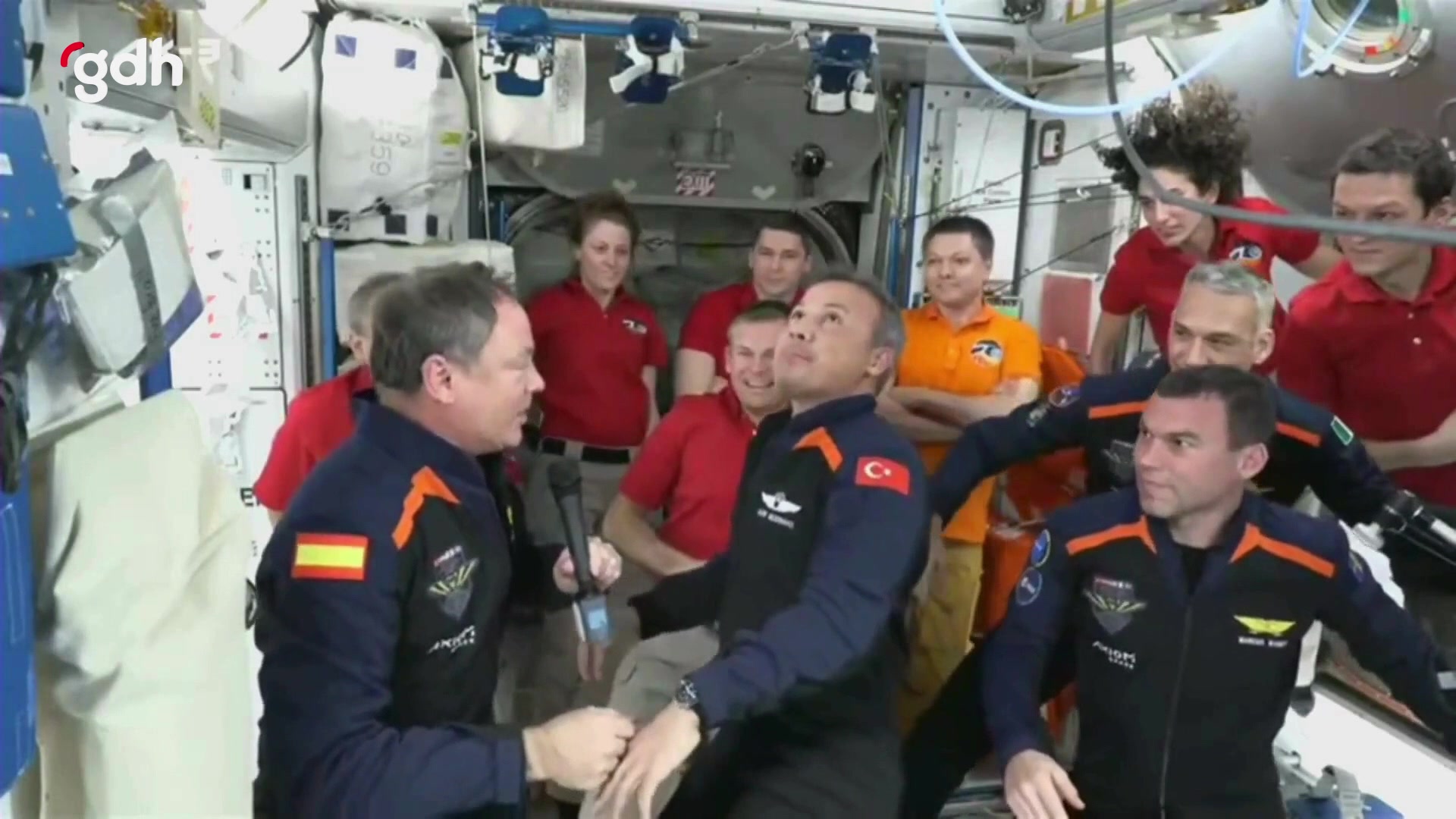 Türkiye'nin ilk astronotu Alper Gezeravcı'nın uzay görüşmeleri