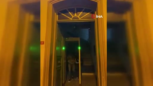 Beyoğlu'nda gürültü yapan gence mahalleli küfürle tepki verdi