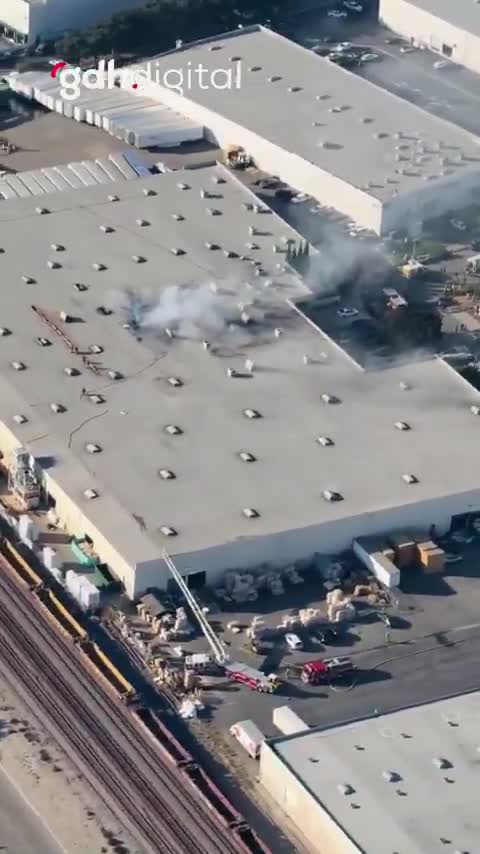 Fullerton'da küçük uçak düştü: 2 ölü, 18 yaralı