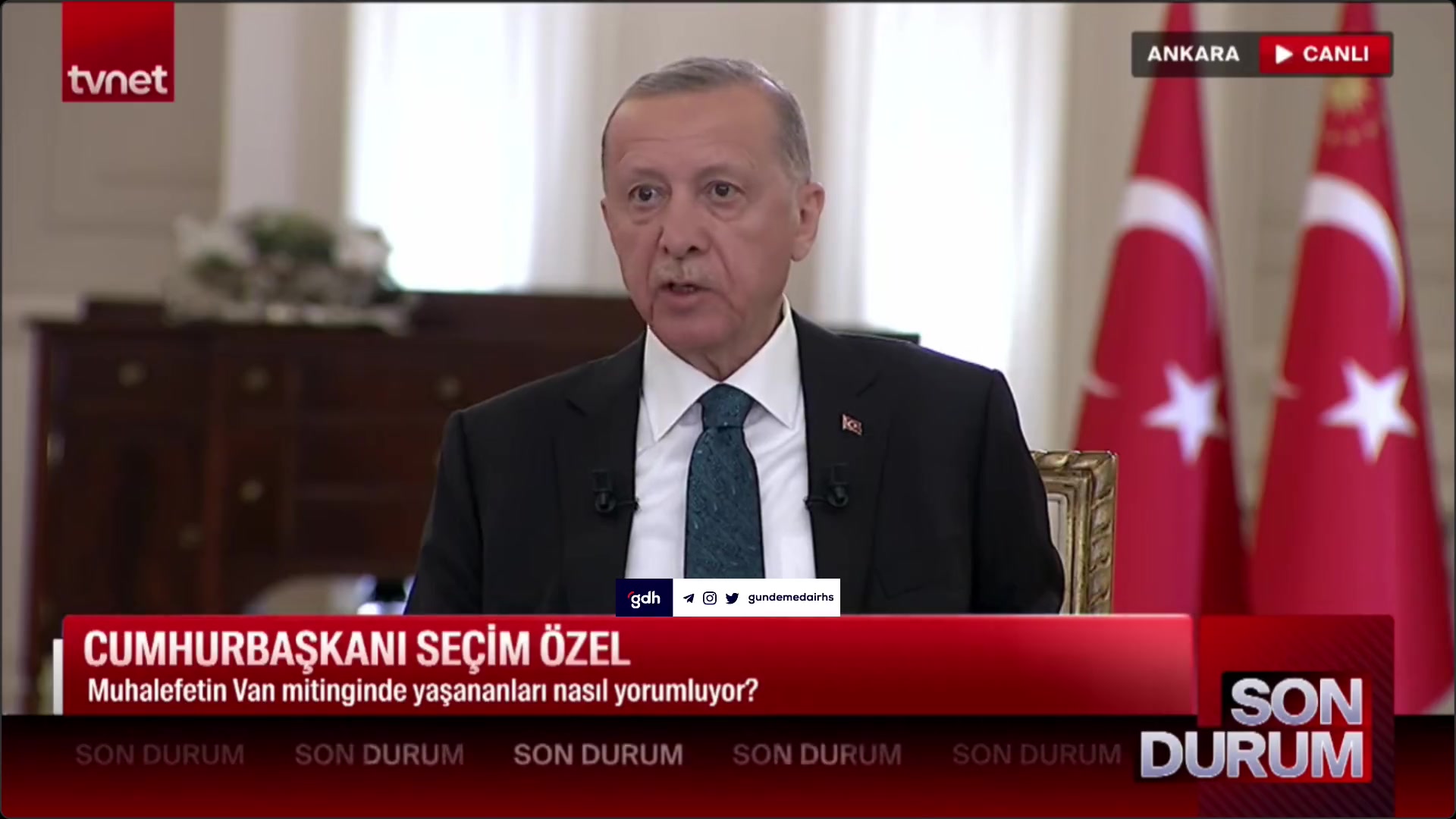 Erdoğan: Bayrağı terör örgütüyle birleştirenleri Allah korusun