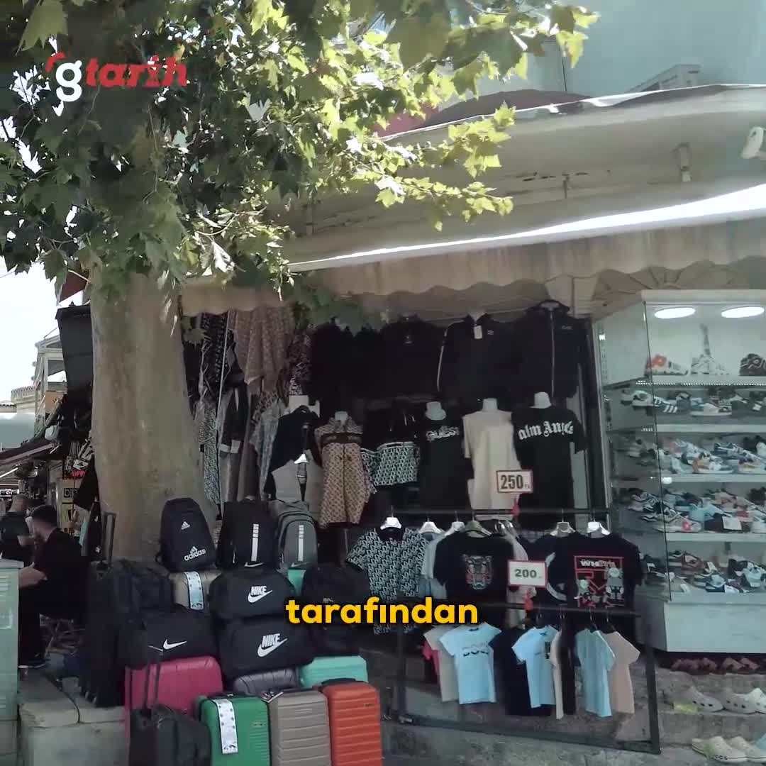 Abdülhamid Han'ın tarihi sebili satıcıların işgali altında