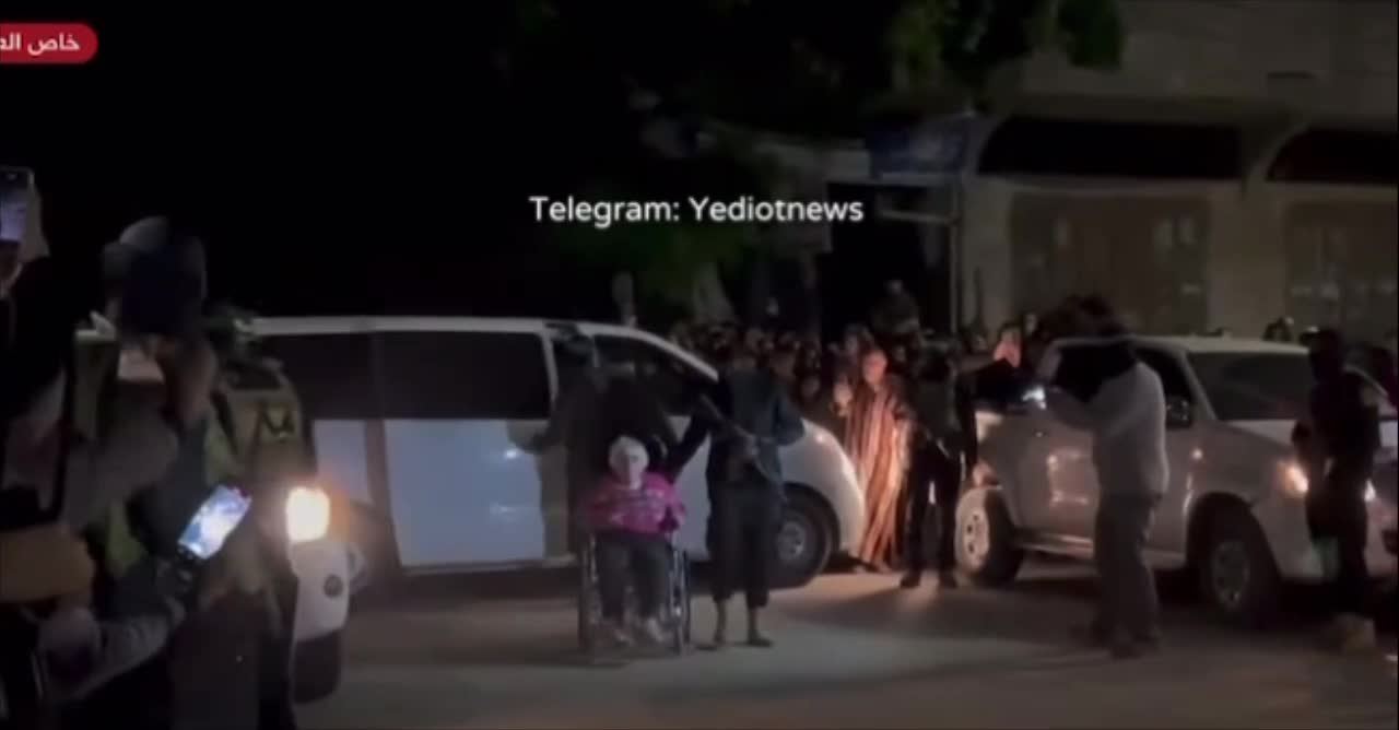 Gazze'deki 10 İsrailli esir Kızılhaç'a teslim edildi