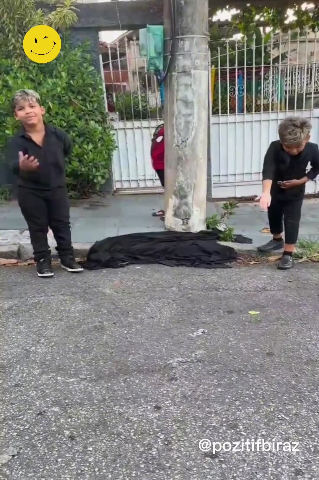 Bayanlar baylar!

Sihir gösterisine hoş geldiniz