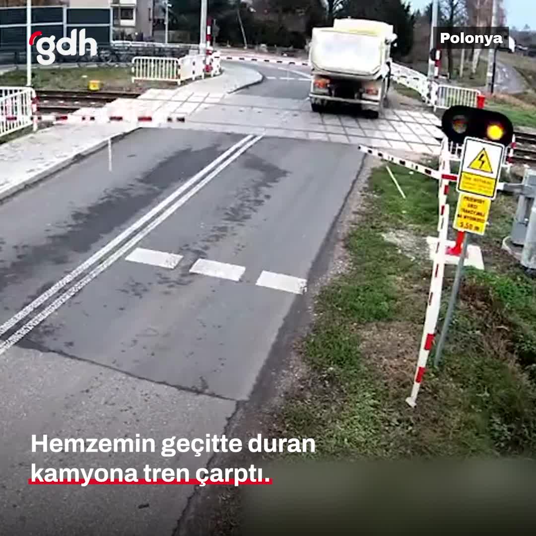 Polonya'da kamyona tren çarptı: 7 yaralı