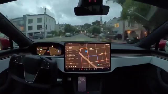 Tesla sürüş deneyimini en üst seviyelere çıkartıyor