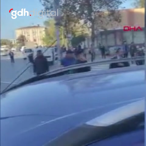 İstanbul Avcılar'da Atatürk Anıtı'na saldıran şahıs yakalandı