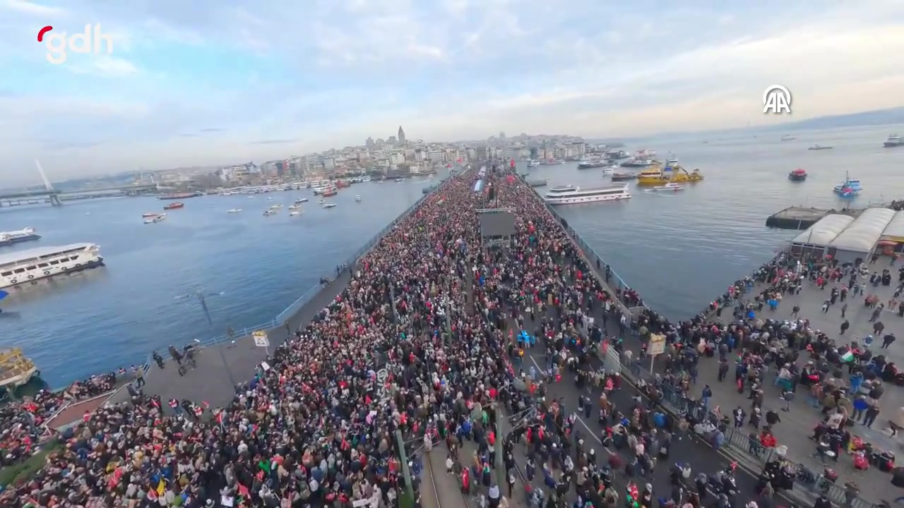 "Şehitlerimize rahmet, Filistin'e destek, Galata'ya yürüyüş"