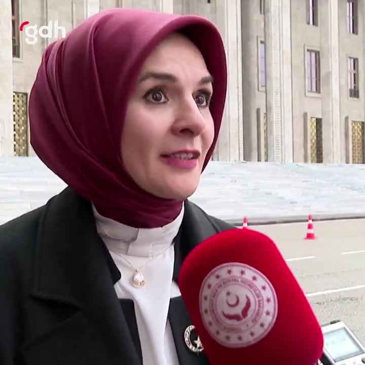 Sosyal medya kullanım yaşı 16 ile sınırlandırılmalı