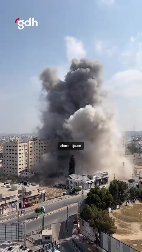 İsrail uçakları, Gazze'deki Wafa Hastanesi çevresini bombaladı