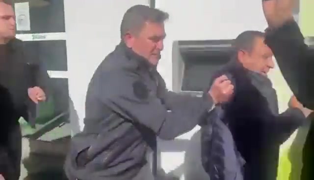 Aytun Çıray'dan "Partini zor duruma düşürüyorsun" yanıtı