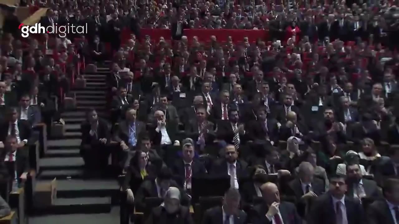 Erdoğan: Özgür efendi, Kemal'in partisini teröristlere selamlayarak bitirdi