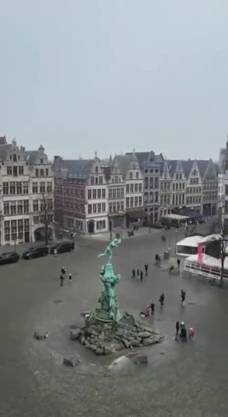 Antwerp Katedrali, depremzedeler için İstiklal Marşı’nı çaldı