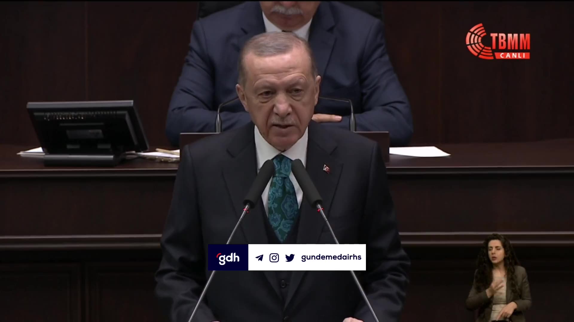 Erdoğan, grup toplantısında deprem konutları hakkında konuştu