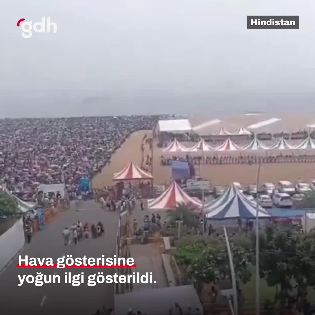Hindistan Hava Kuvvetleri gösterisini 1,5 milyon kişi izledi