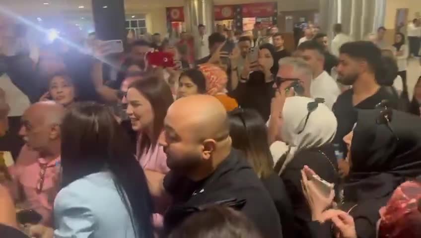 Dilan Polat, eşi Engin'in tahliye kararını böyle karşıladı