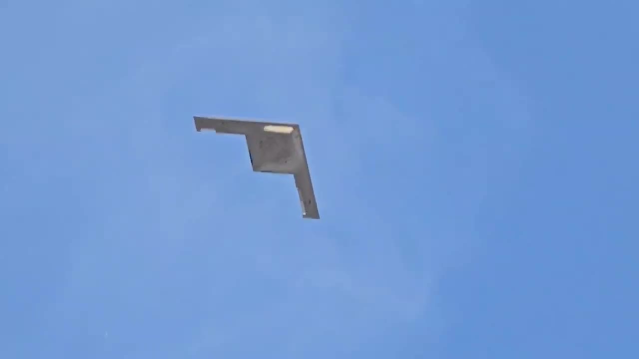 B-21 Raider bombardıman uçağı test uçuşu görüntüleri