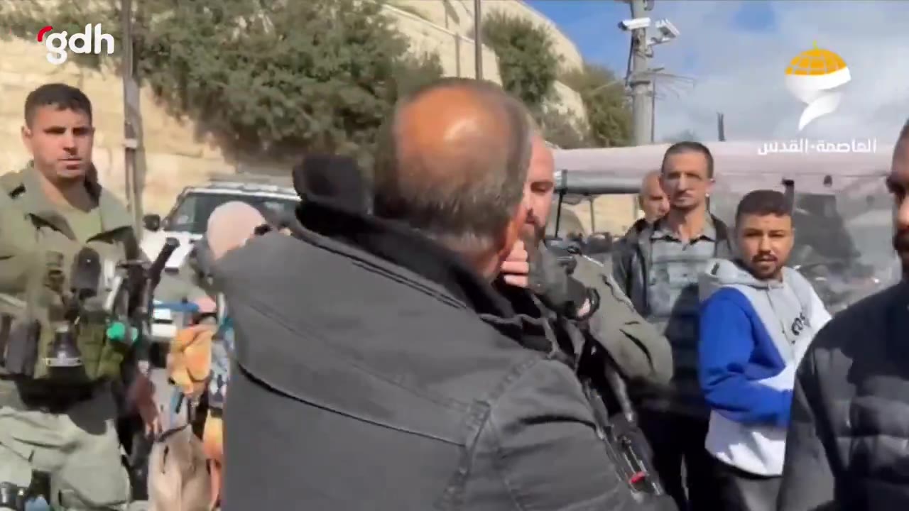 İsrail polisi, Mescid-i Aksa'ya girmek isteyen yaşlı kadını darp etti