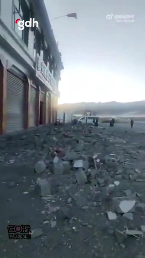 Tibet'te 36 ölüyle deprem, Nepal ve Hindistan'da hissedildi