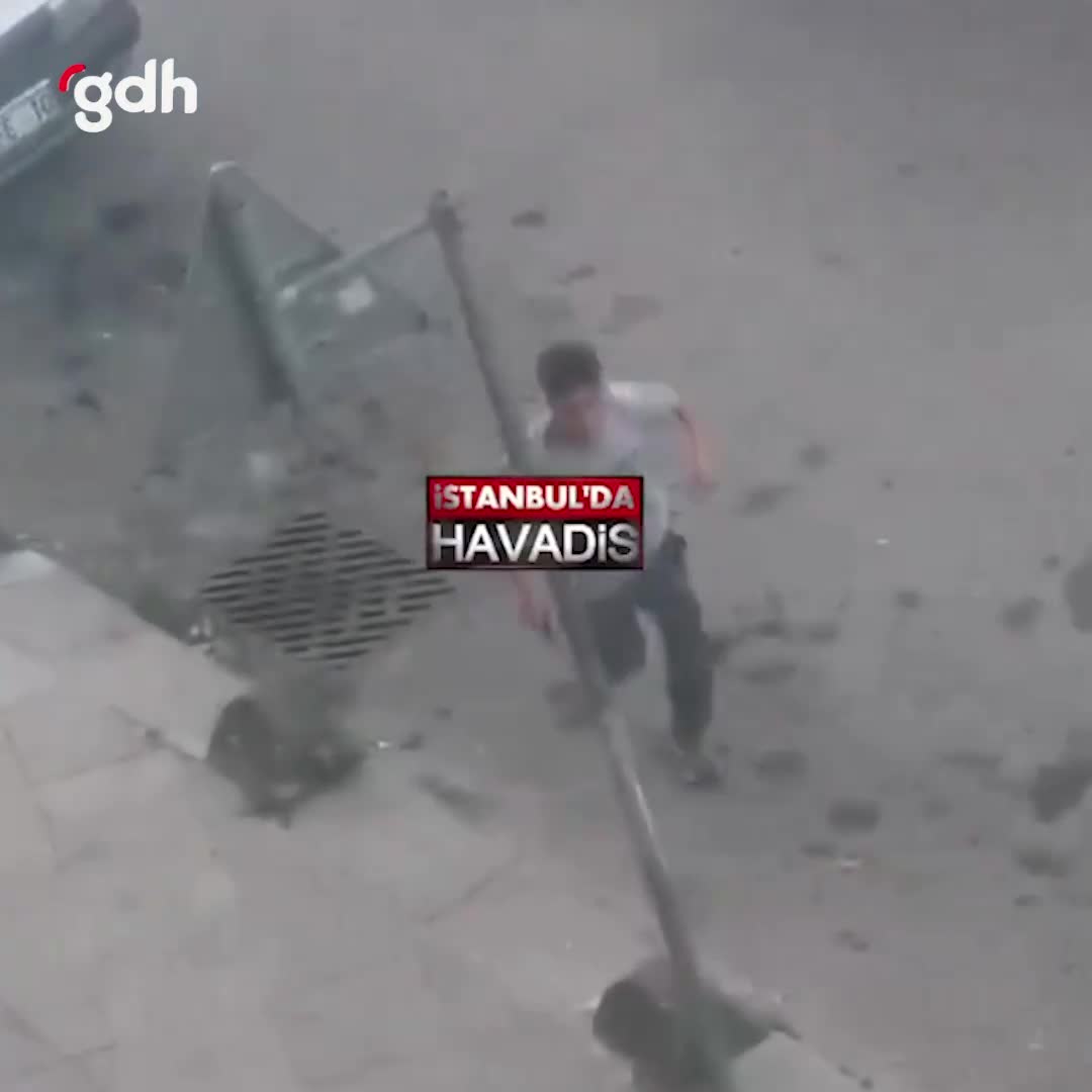 Gaziosmanpaşa'da çocuklar arasında satırlı sokak kavgası