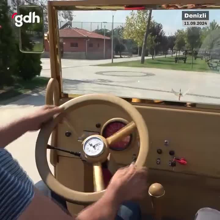 Denizli'de marangoz, 4 ayda 1925 model aracı elektrikli yaptı