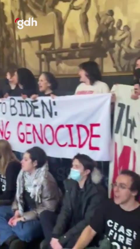 Aktivistler, "Özgür Filistin" sloganıyla Biden'ı protesto etti