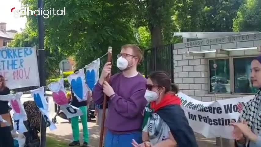 Dublin’de sağlıkçılardan Filistin'e destek gösterisi