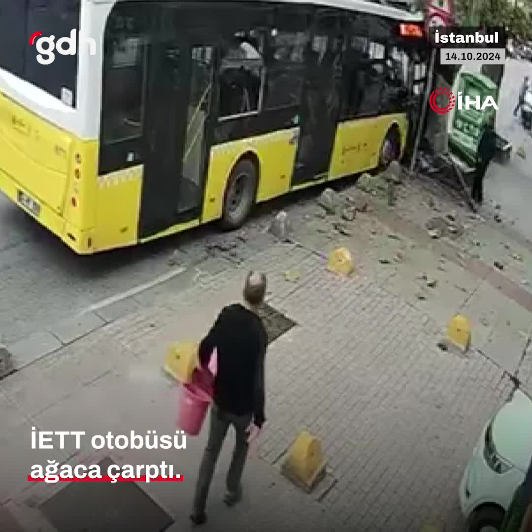 İETT otobüsü Bahçelievler'de ağaca çarptı: 7 yaralı