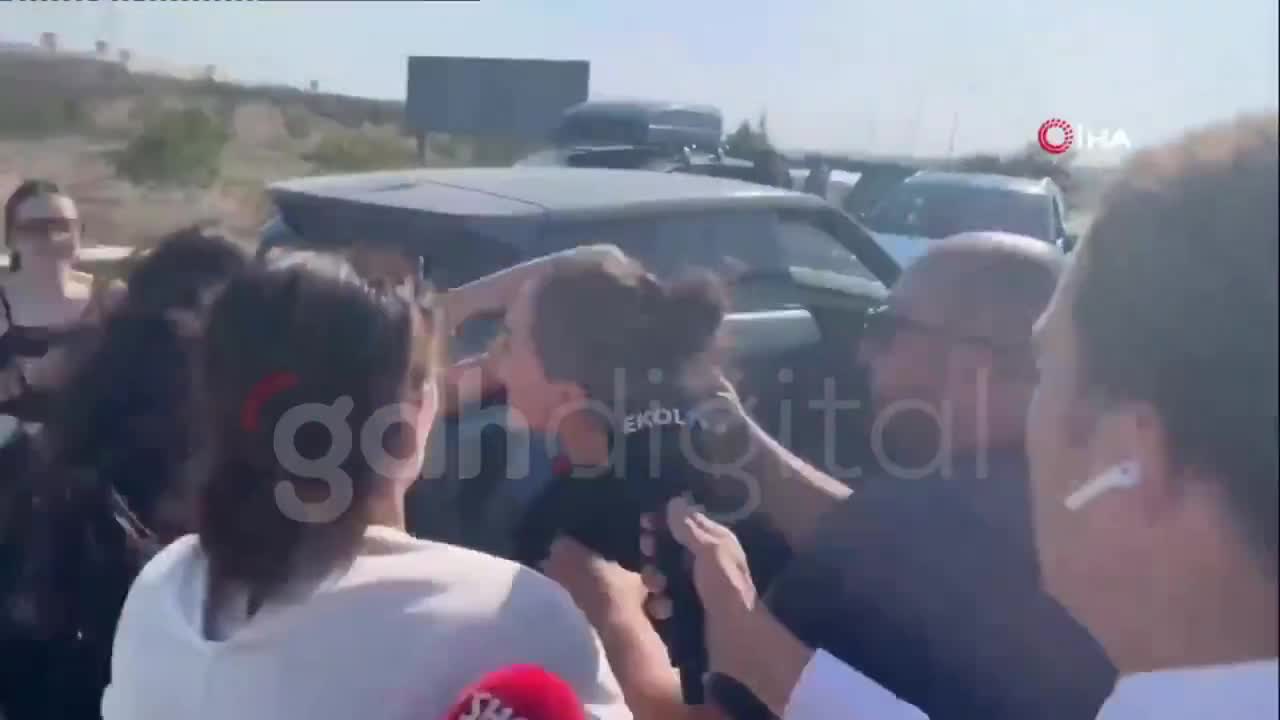 İLK GÖRÜNTÜLER

Dilan Polat cezaevinden çıktı