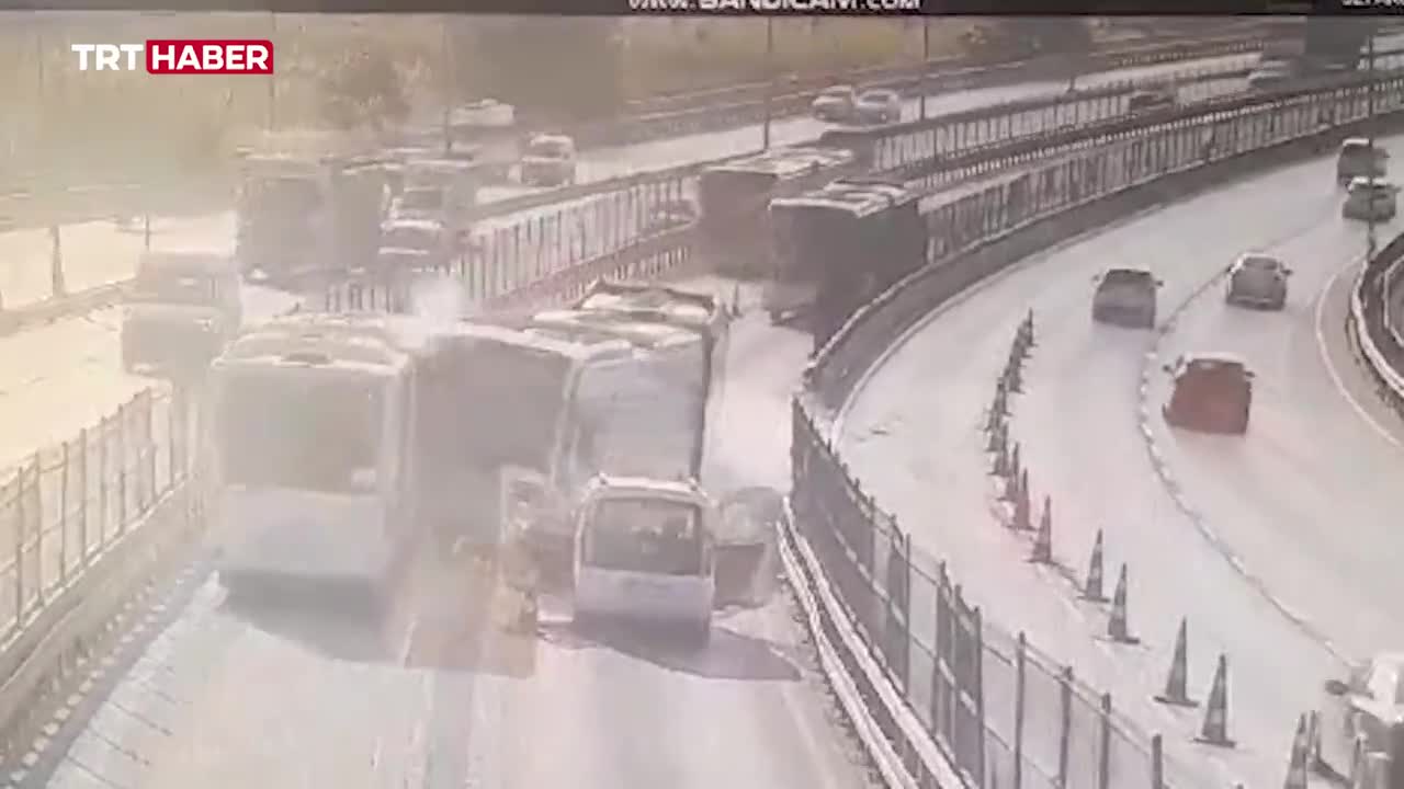 Küçükçekmece'deki metrobüs kazasının yeni görüntüleri yayımlandı