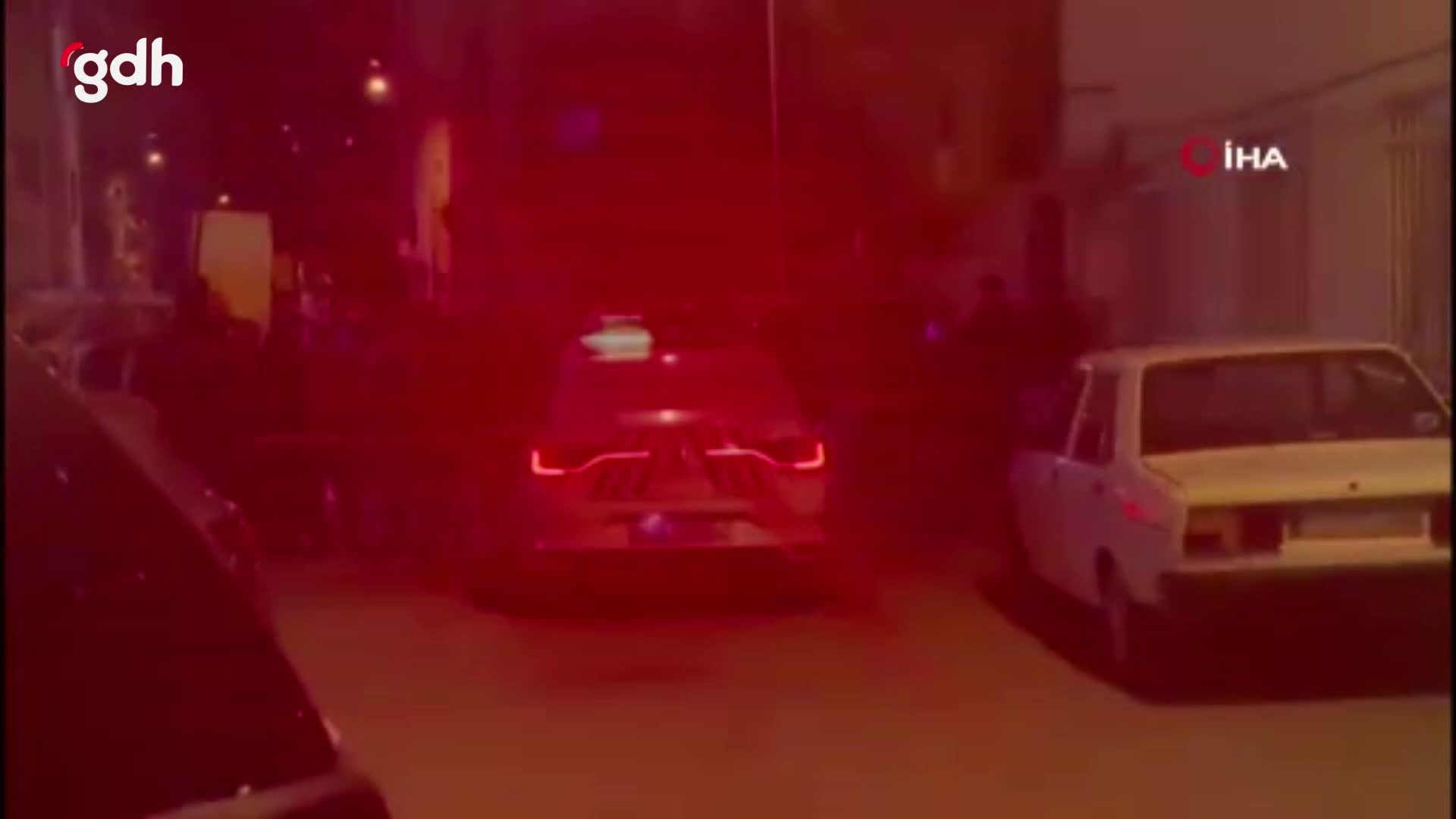 İzmir'de kavga ihbarında 3 polis yaralandı, 2'si ağır