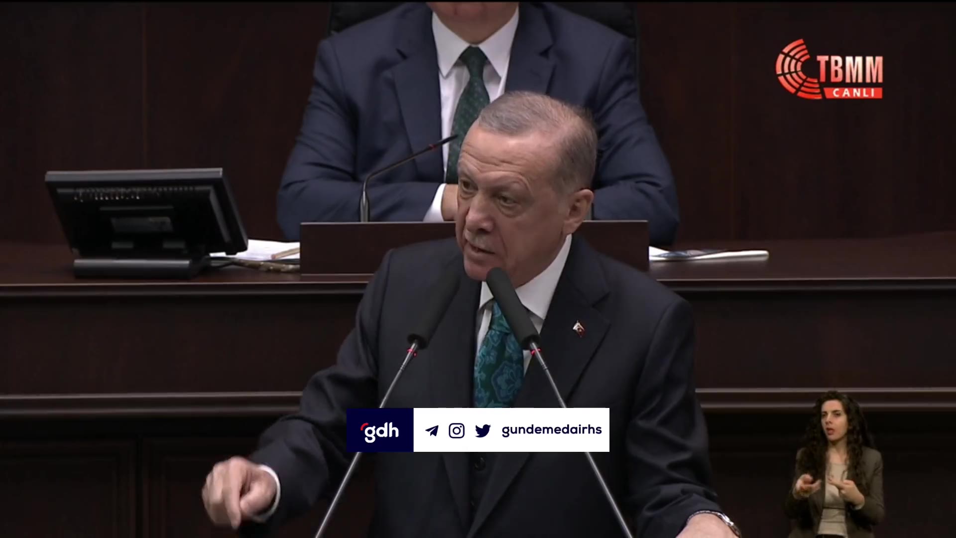 Erdoğan: Siyasi partiler terörle mesafeyi net belirlemeli