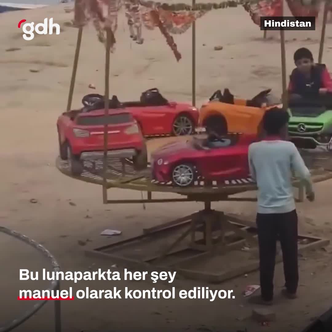 Hindistan'daki lunaparkta oyuncaklar elle kontrol ediliyor