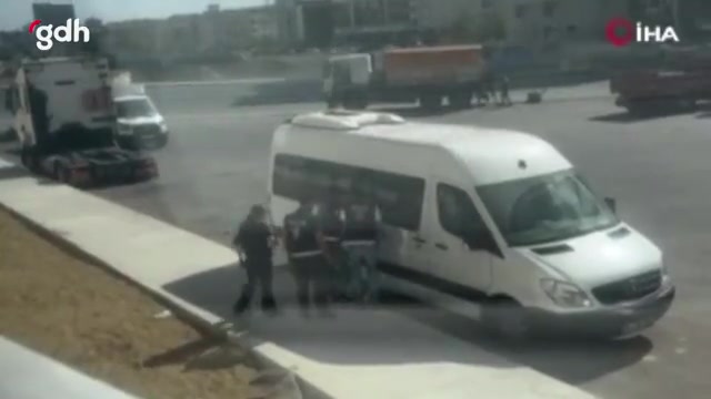 Esenyurt'ta tartışan çifte polis müdahale etti, adam gözaltında