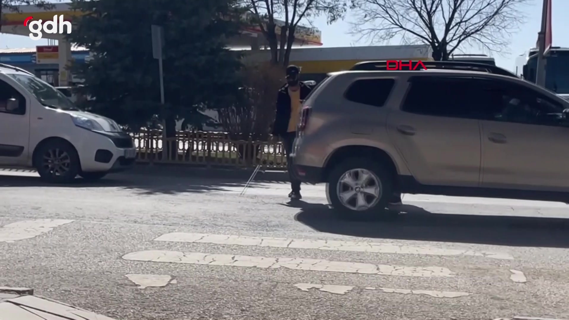 Arif Arifoğulları, görme engellilerin trafik sorunlarını vurguladı