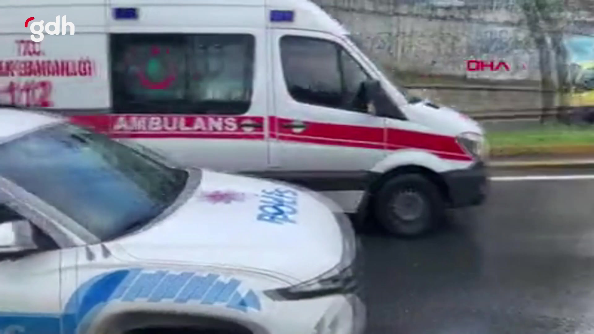 Beyoğlu'nda İETT otobüsü alt geçit duvarına çarptı: 7 yaralı