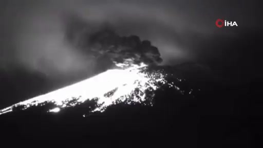 Popocatepetl Yanardağı'nda 24 saatte 9 patlama oldu