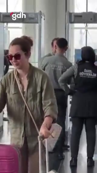 THY uçağında şırdan yiyen Mehmet Sur yakalandı görüntüleriyle