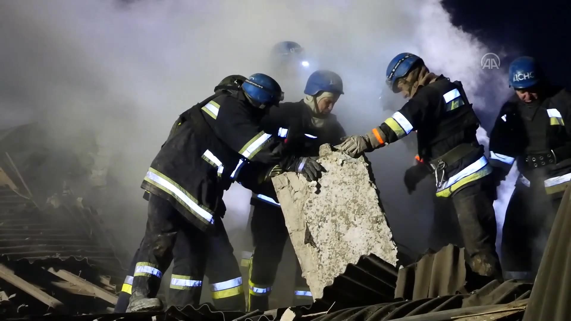 Zelenski: Ruslar Volnyansk'ta hastaneyi vurdu, 1 bebek öldü