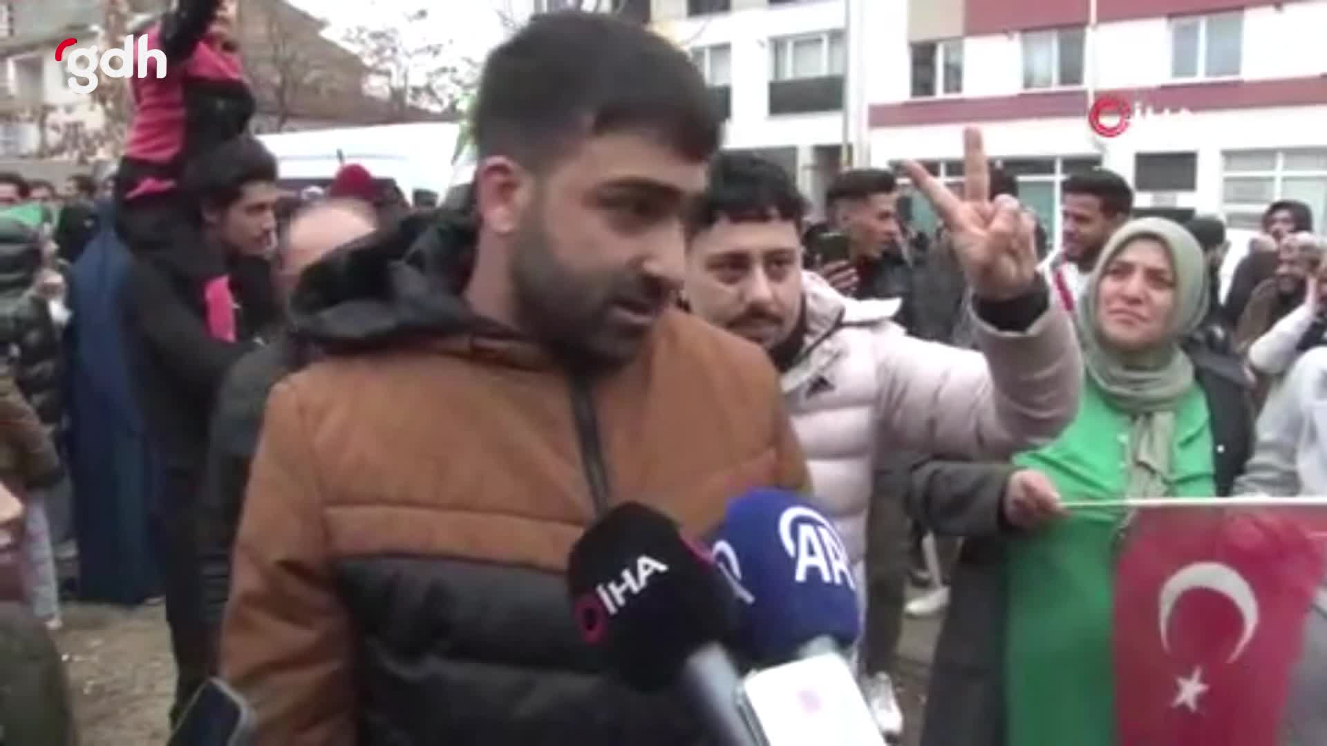 Eskişehir'deki Suriyeliler, Esad rejiminin çöküşünü kutladı