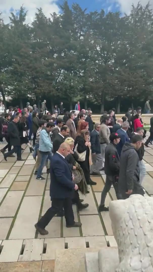 Muharrem İnce, seçim kampanyası için Anıtkabir'i ziyaret etti