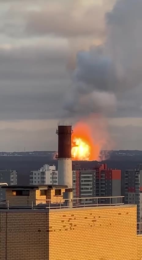 St. Petersburg'da sebebi bilinmeyen güçlü patlama gerçekleşti