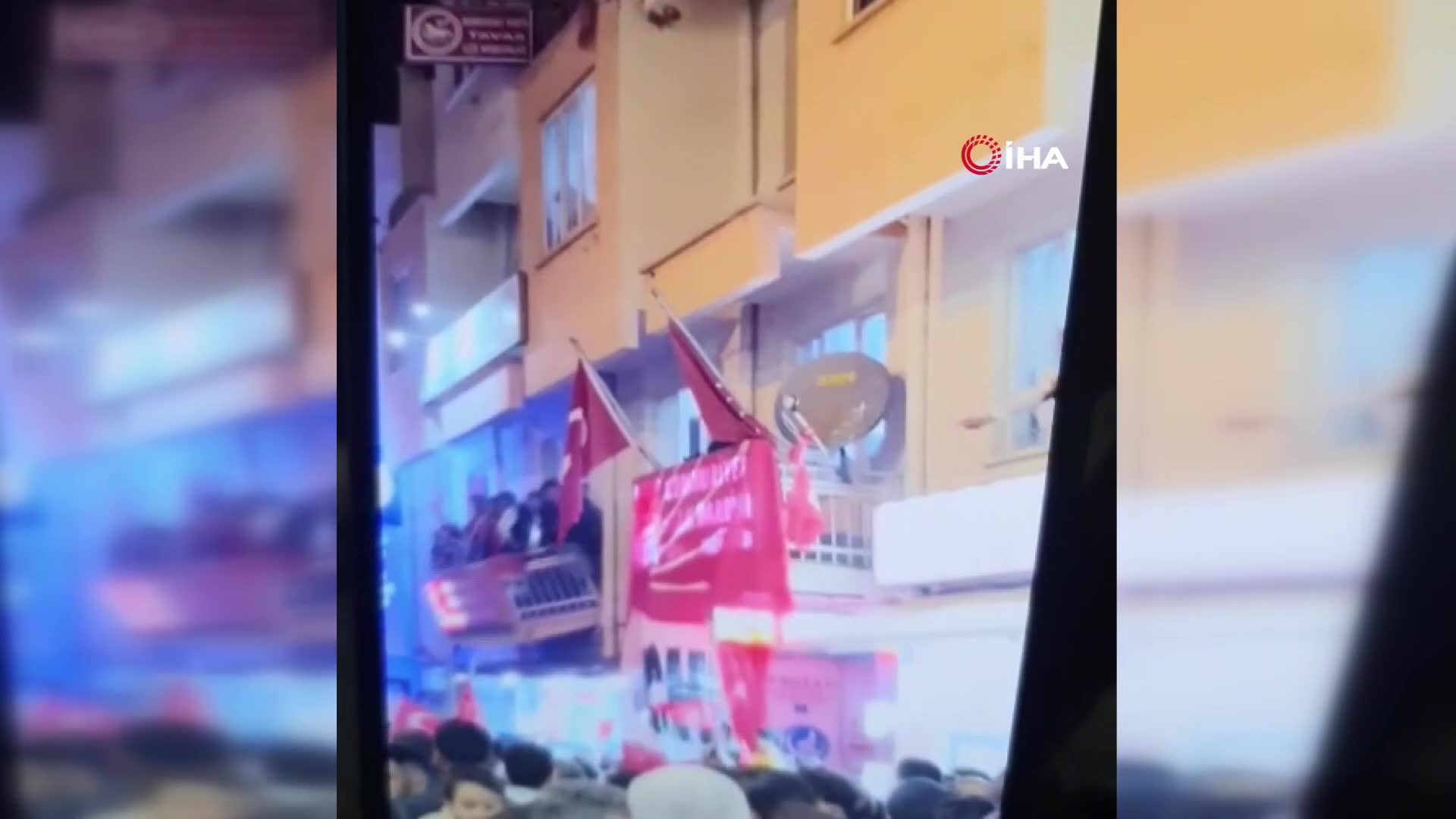 Denizli Tavas'ta CHP kutlamasında balkon çöktü: 4 yaralı