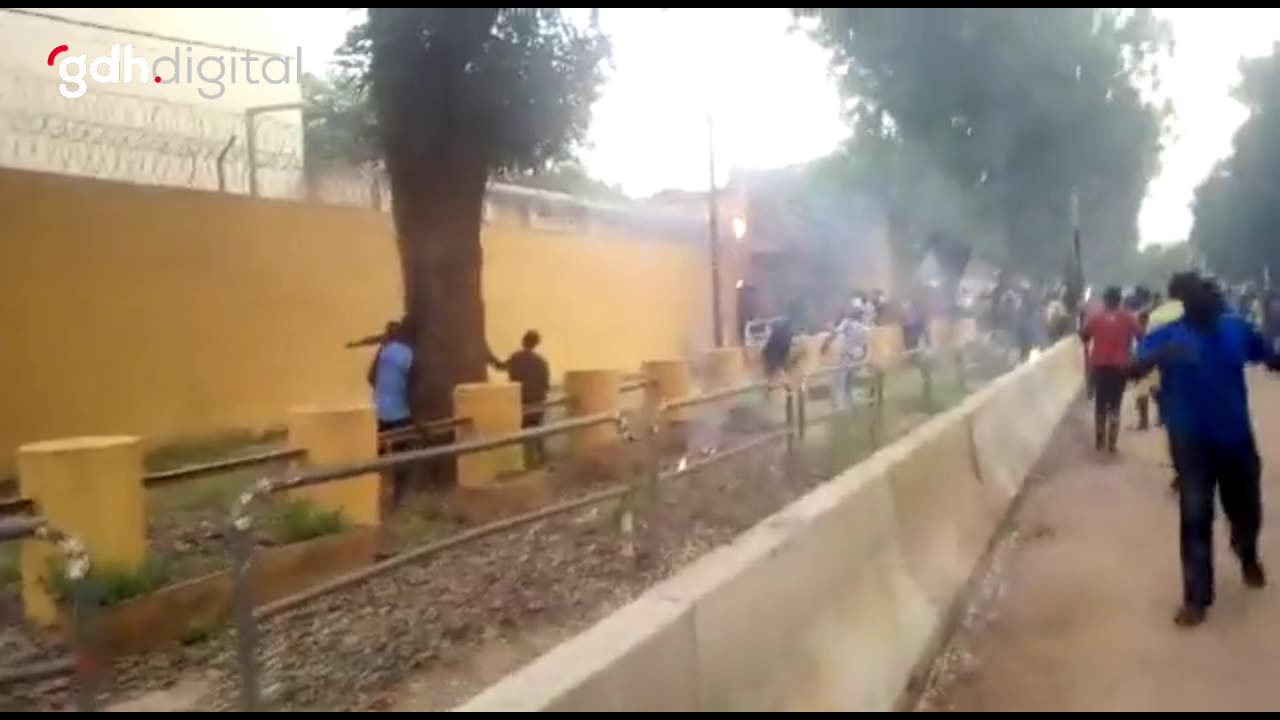 Burkina Faso'da Fransız Büyükelçiliği'ne saldırı gerçekleşti