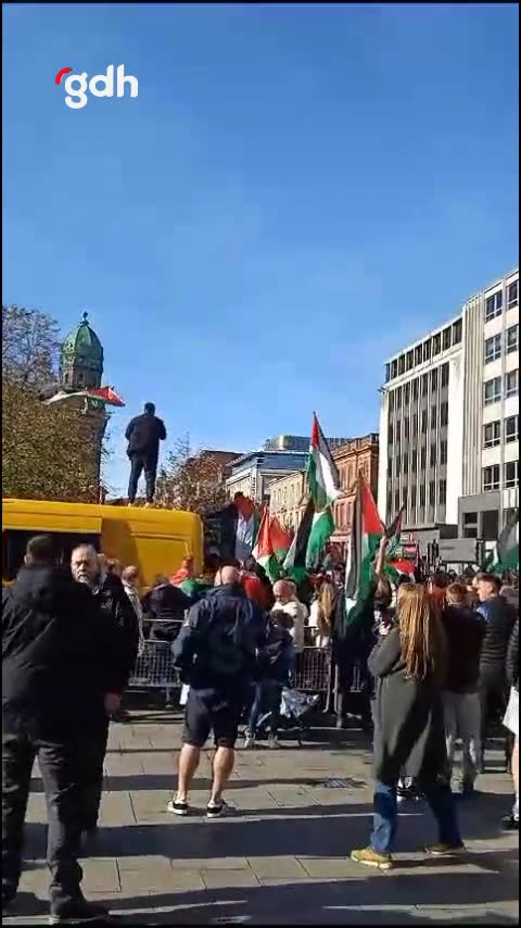 Belfast'ta Filistin'e destek gösterisi düzenlendi