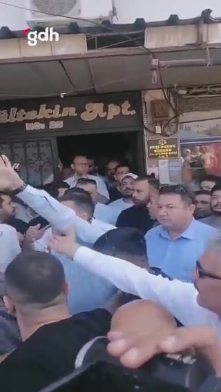 CHP Efeler'de delege seçimi öncesi tüzük tartışması arbede yarattı