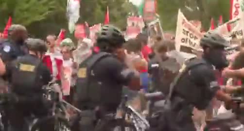 Netanyahu'nun konuşması öncesi Kongre'de protestolar sürüyor