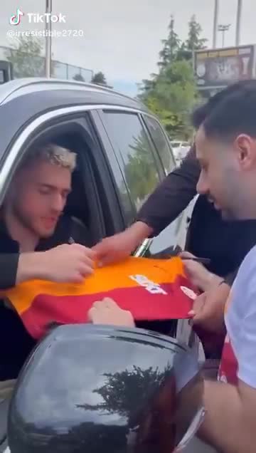 Barış Alper Yılmaz Togg marka araç kullanıyor