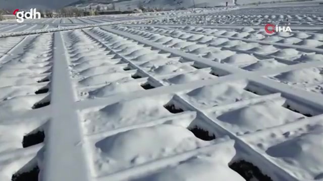 Erzurum'da kış için yüzlerce mezar hazırlandı